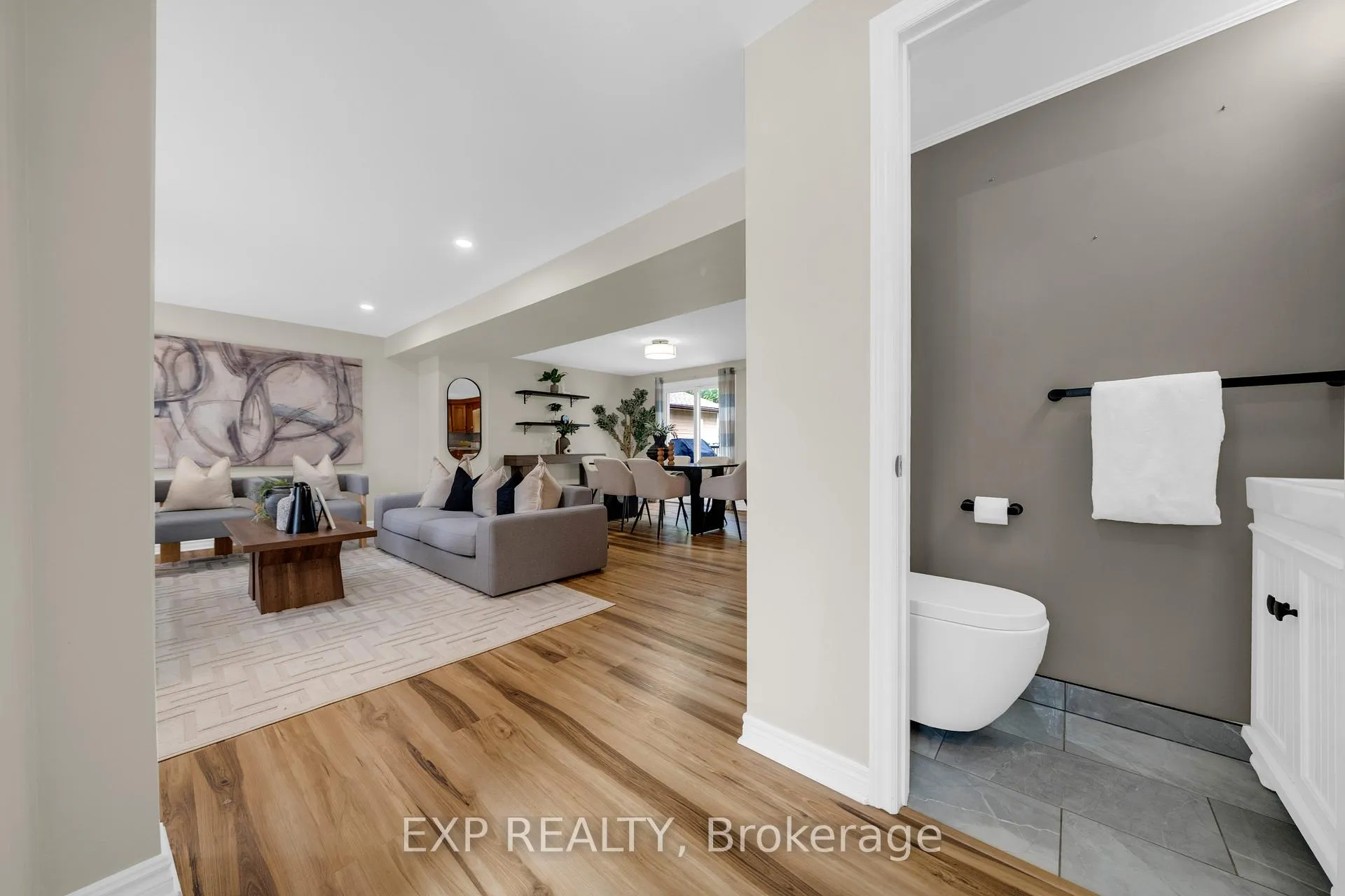 Photo 4 of 26 Peachtree Crescent, Cambridge, St Andrews/Southwood — HOMEH
