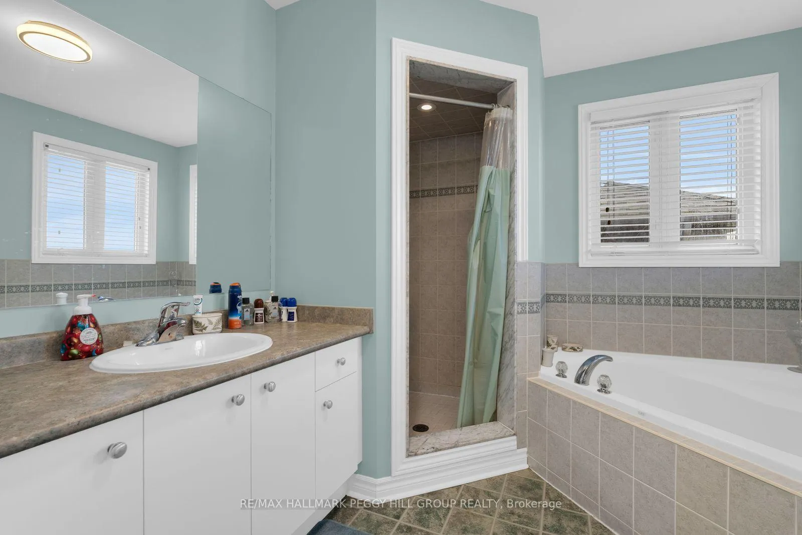 Photo 11 of 120 Jessica Drive, Barrie, Painswick South — HOMEH