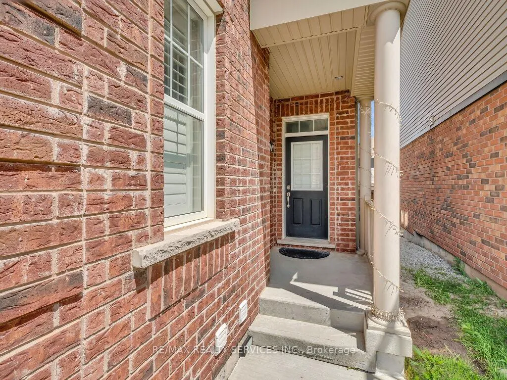 Photo 3 of 17 Leadenhall Road, Brampton, Northwest Brampton — HOMEH