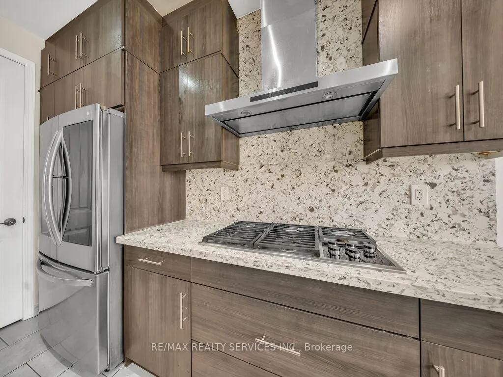 Photo 12 of 17 Leadenhall Road, Brampton, Northwest Brampton — HOMEH