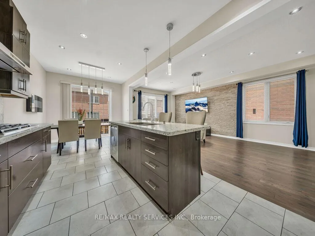 Photo 13 of 17 Leadenhall Road, Brampton, Northwest Brampton — HOMEH