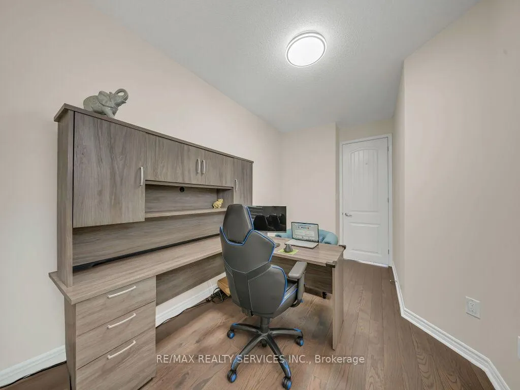 Photo 17 of 17 Leadenhall Road, Brampton, Northwest Brampton — HOMEH