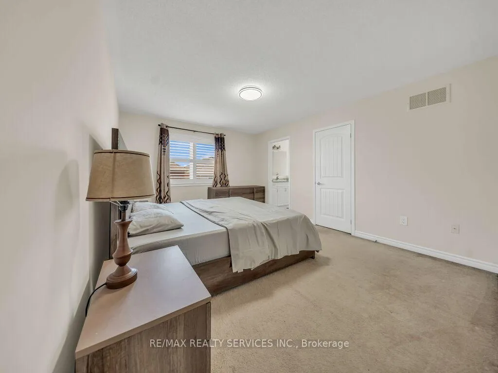 Photo 21 of 17 Leadenhall Road, Brampton, Northwest Brampton — HOMEH