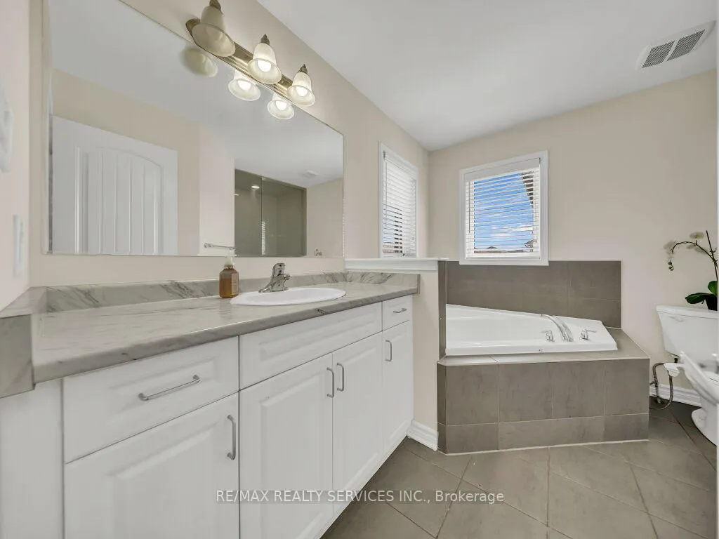 Photo 22 of 17 Leadenhall Road, Brampton, Northwest Brampton — HOMEH