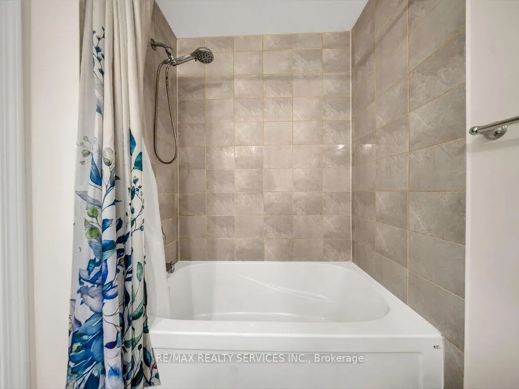 Photo 31 of 17 Leadenhall Road, Brampton, Northwest Brampton — HOMEH