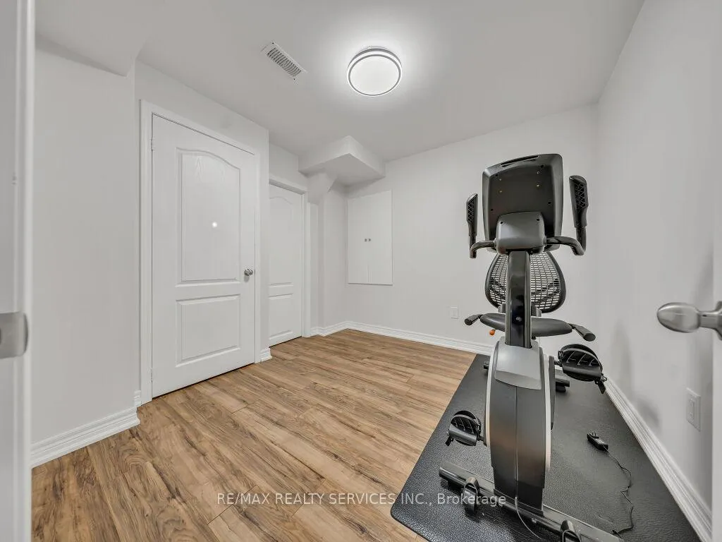 Photo 36 of 17 Leadenhall Road, Brampton, Northwest Brampton — HOMEH