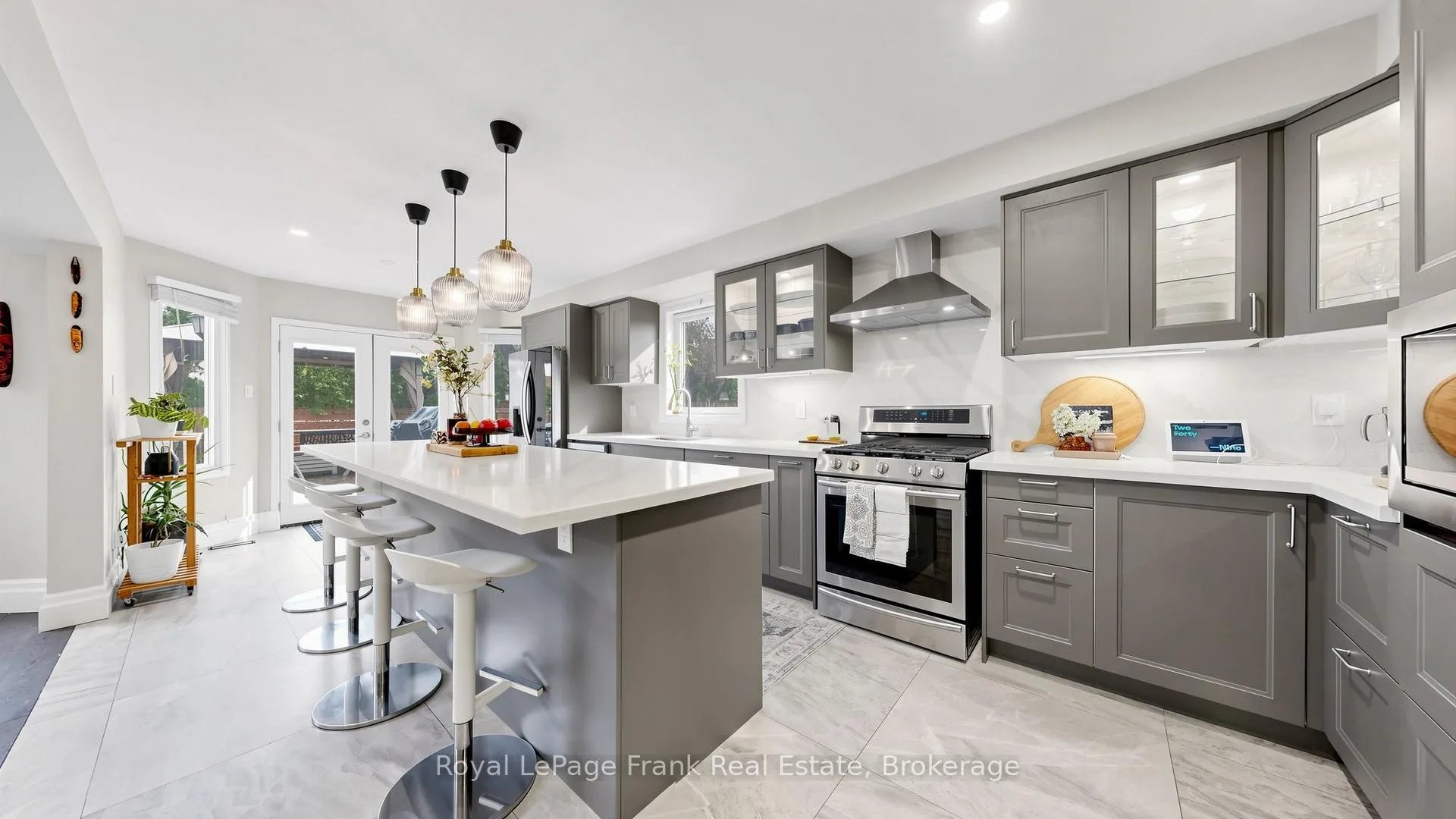 Photo 13 of 133 Glenabbey Drive S, Clarington, Courtice — HOMEH