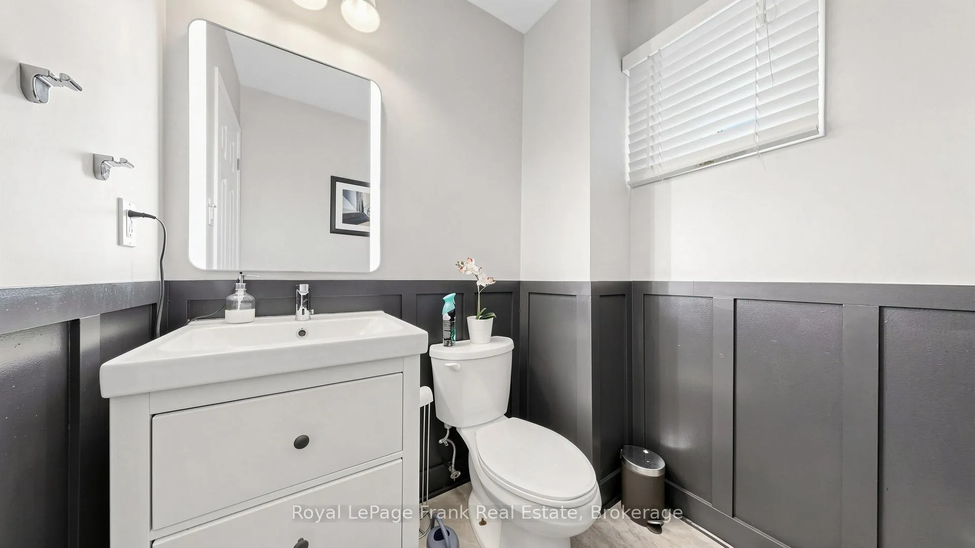 Photo 18 of 133 Glenabbey Drive S, Clarington, Courtice — HOMEH