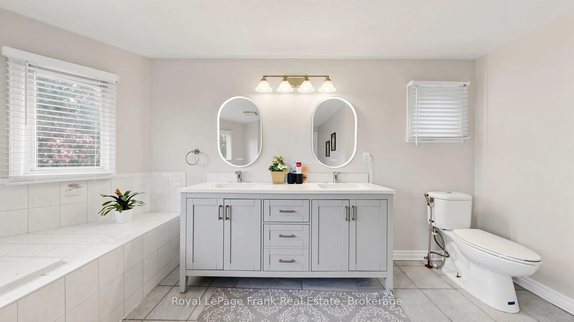 Photo 26 of 133 Glenabbey Drive S, Clarington, Courtice — HOMEH