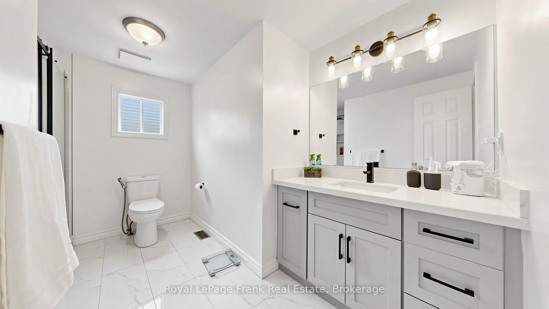 Photo 31 of 133 Glenabbey Drive S, Clarington, Courtice — HOMEH