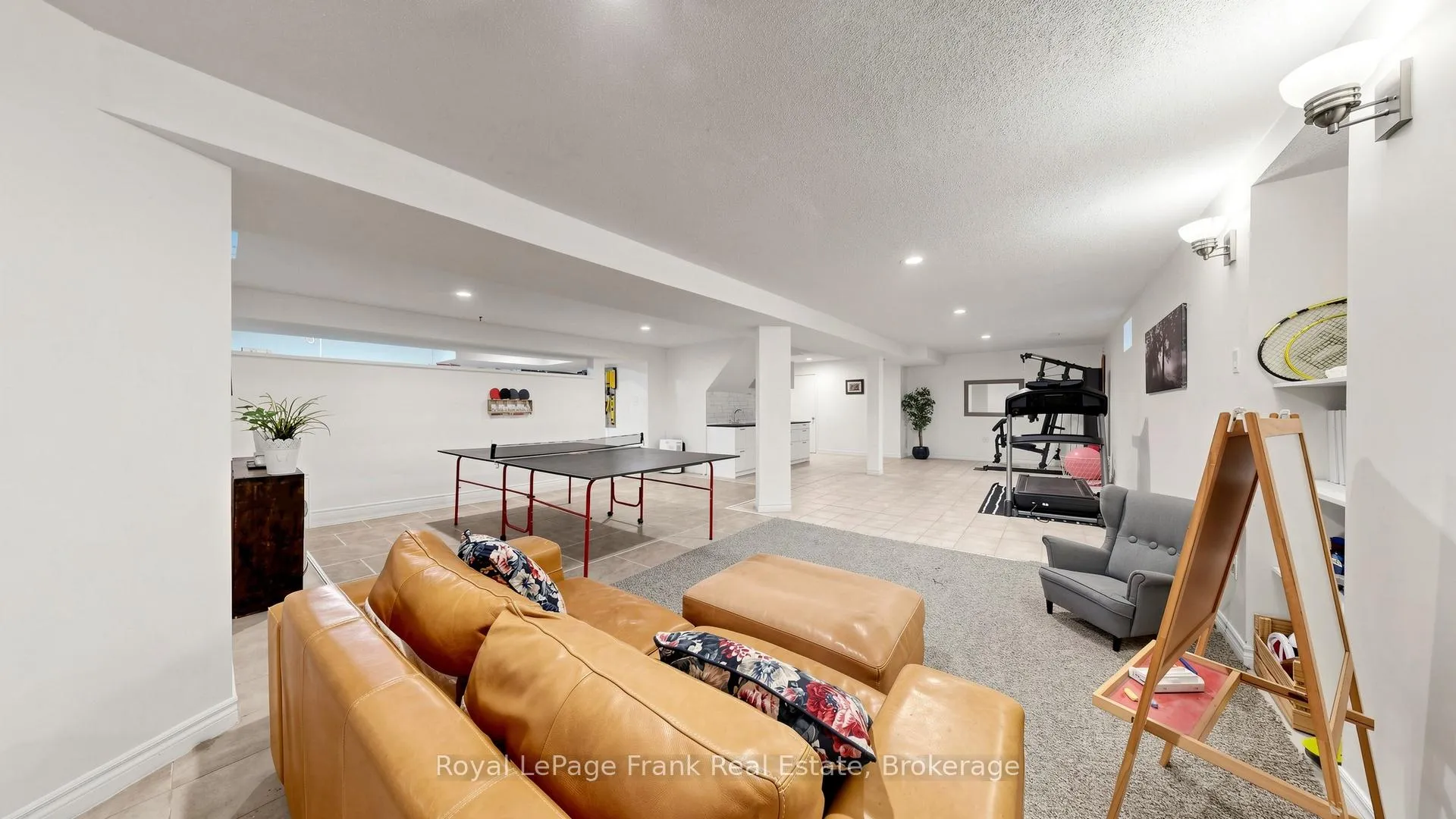 Photo 35 of 133 Glenabbey Drive S, Clarington, Courtice — HOMEH