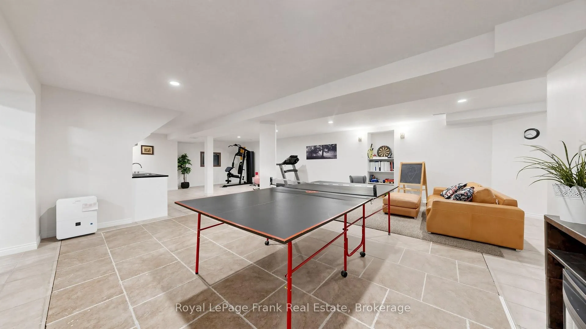 Photo 37 of 133 Glenabbey Drive S, Clarington, Courtice — HOMEH