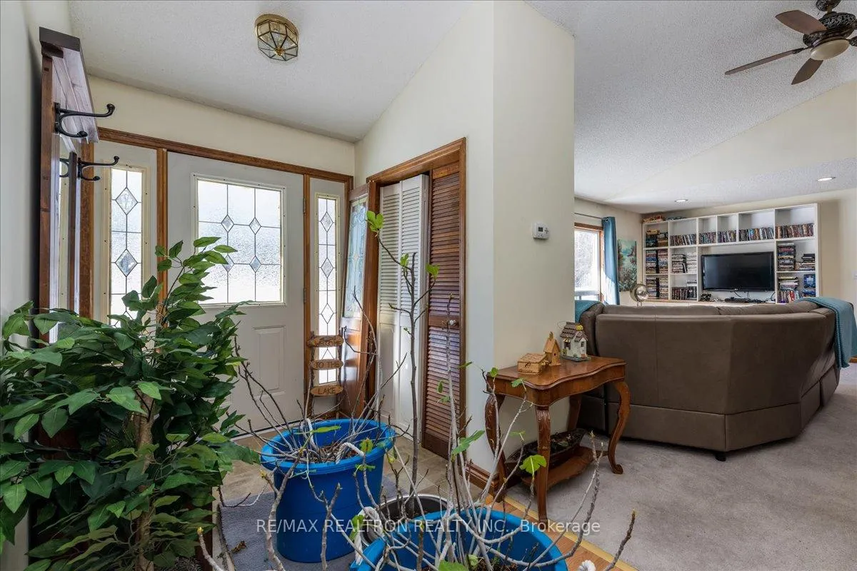 Photo 2 of 4051 Glen Cedar Drive, Ramara, Rural Ramara — HOMEH