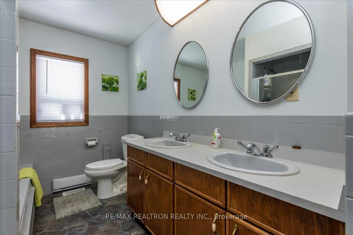 Photo 6 of 4051 Glen Cedar Drive, Ramara, Rural Ramara — HOMEH