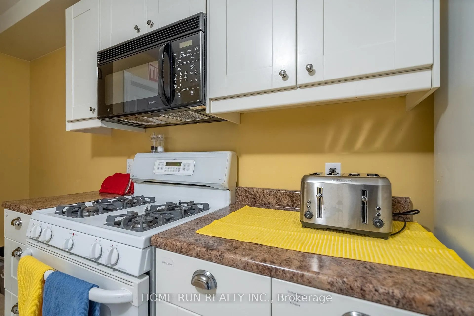 Photo 13 of 431 Gilmour Street, Ottawa, Ottawa Centre — HOMEH