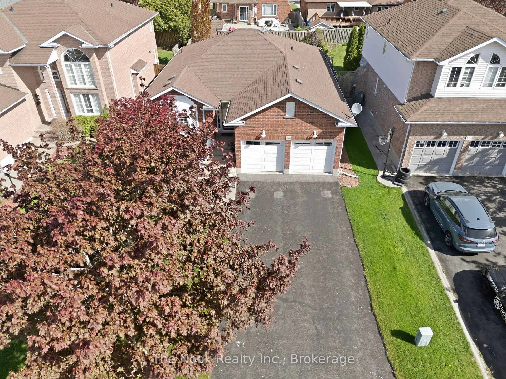 Photo 3 of 876 Sundance Circle, Oshawa, Northglen — HOMEH