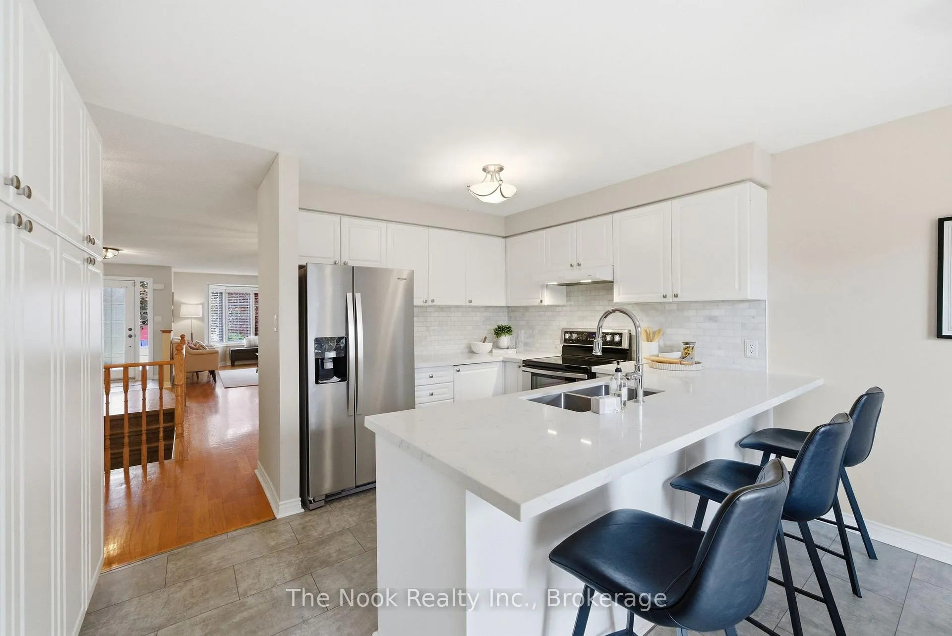 Photo 11 of 876 Sundance Circle, Oshawa, Northglen — HOMEH