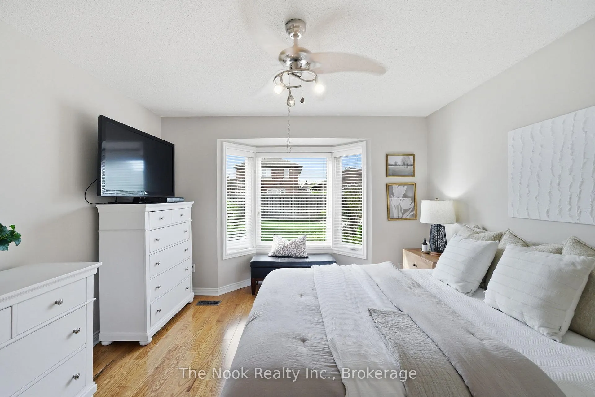 Photo 17 of 876 Sundance Circle, Oshawa, Northglen — HOMEH