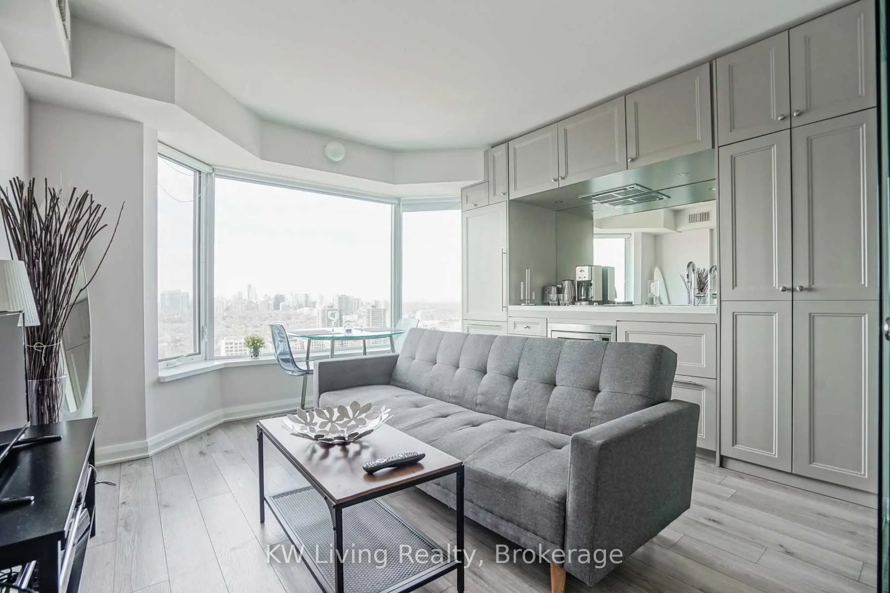 Front of Unit 2920, 155 Yorkville Avenue