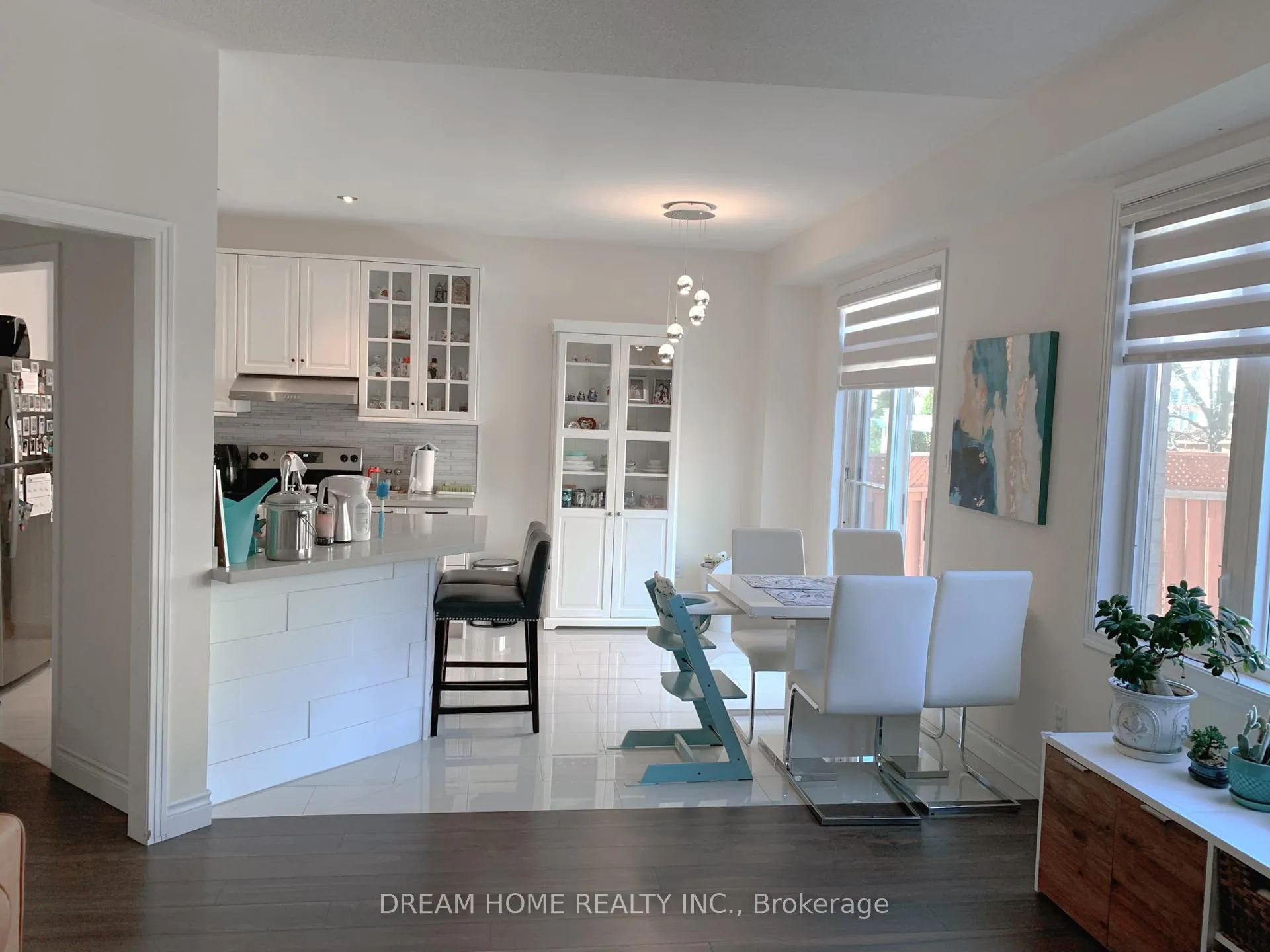 Photo 2 of 92 Sanderson Road, Markham, Cachet — HOMEH