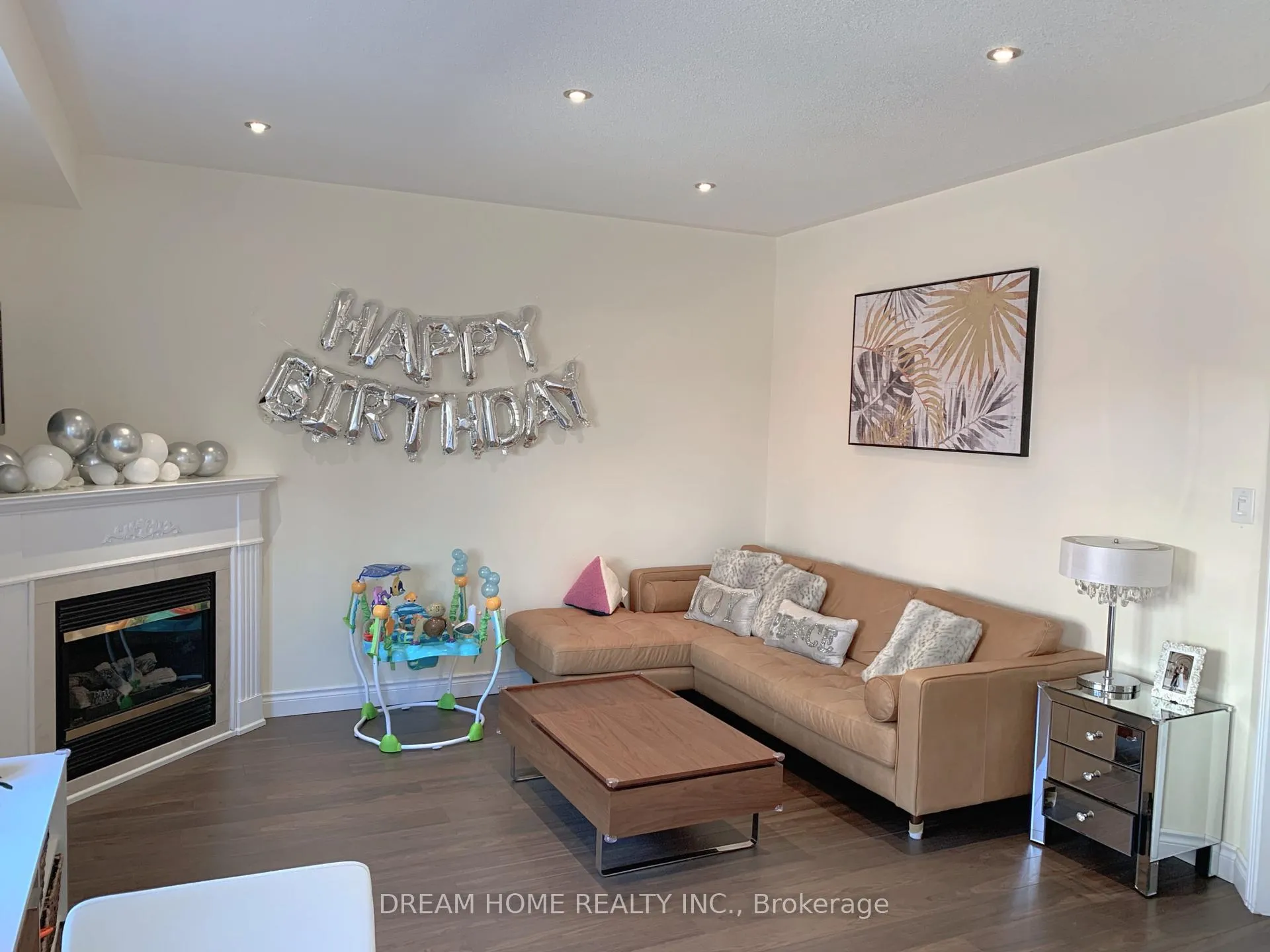 Photo 13 of 92 Sanderson Road, Markham, Cachet — HOMEH