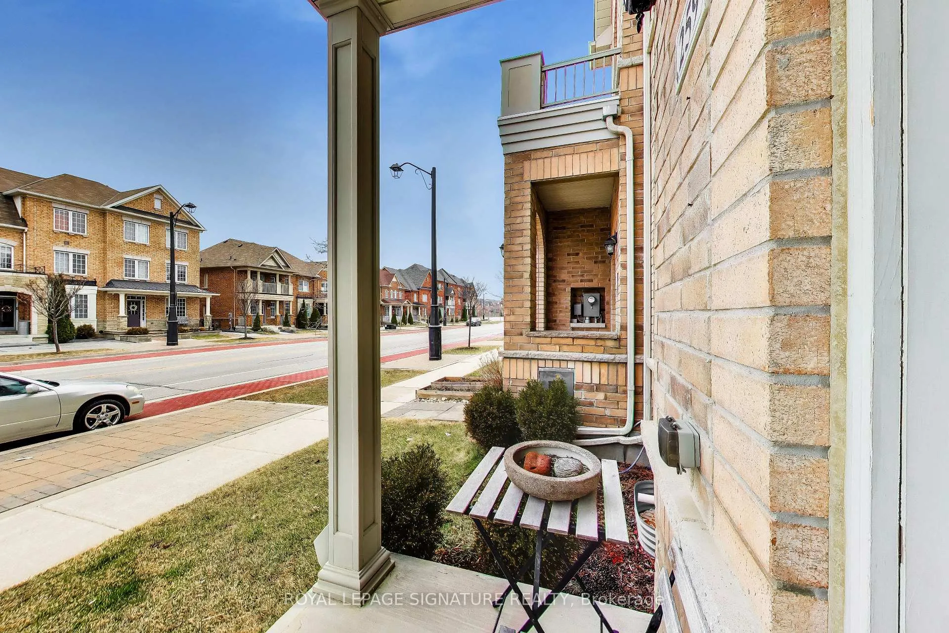 Photo 3 of 259 Barons Street, Vaughan, Kleinburg — HOMEH