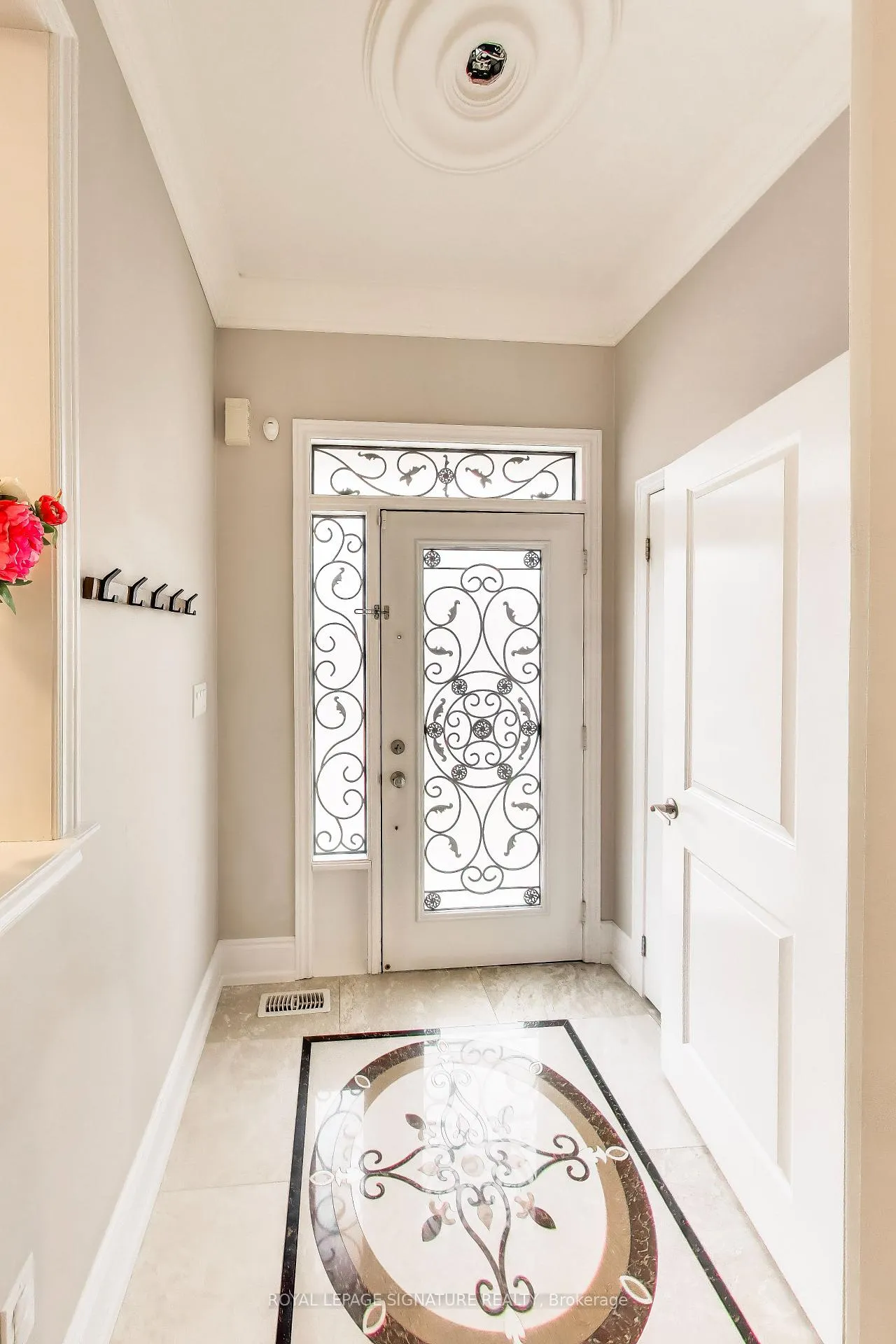 Photo 4 of 259 Barons Street, Vaughan, Kleinburg — HOMEH