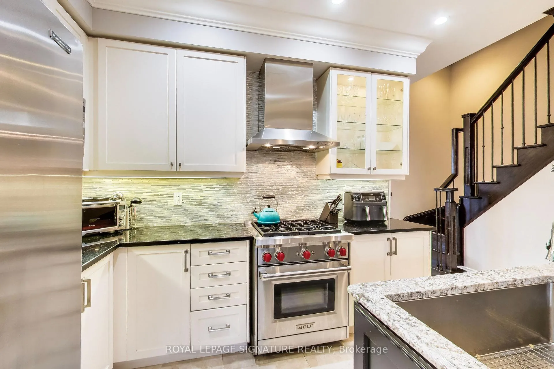 Photo 10 of 259 Barons Street, Vaughan, Kleinburg — HOMEH