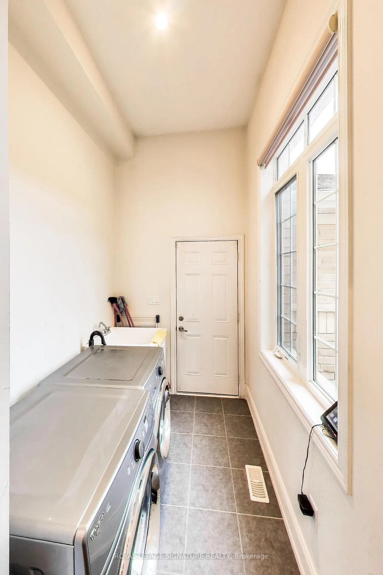 Photo 14 of 259 Barons Street, Vaughan, Kleinburg — HOMEH