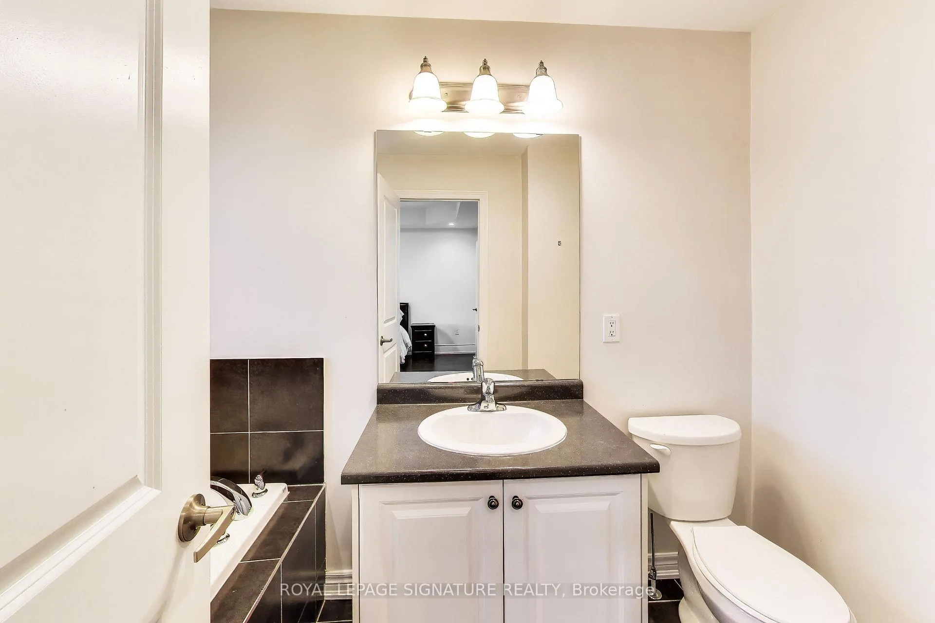 Photo 27 of 259 Barons Street, Vaughan, Kleinburg — HOMEH