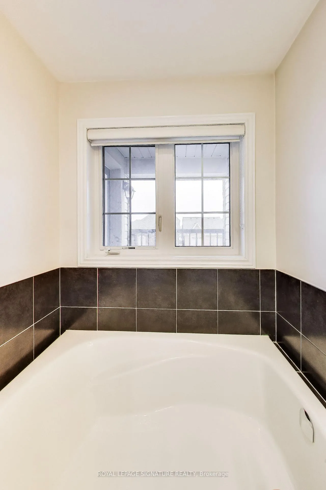 Photo 29 of 259 Barons Street, Vaughan, Kleinburg — HOMEH