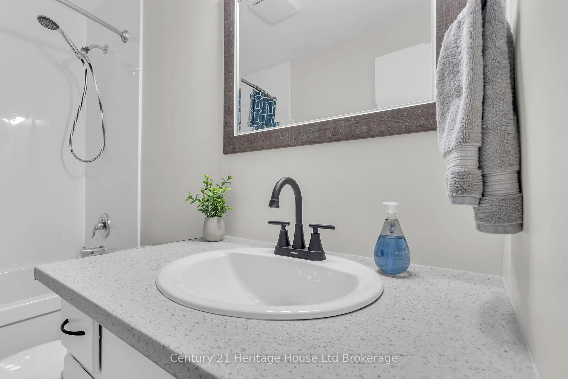 Photo 13 of Unit 1, 144 Concession Street E, Tillsonburg — HOMEH