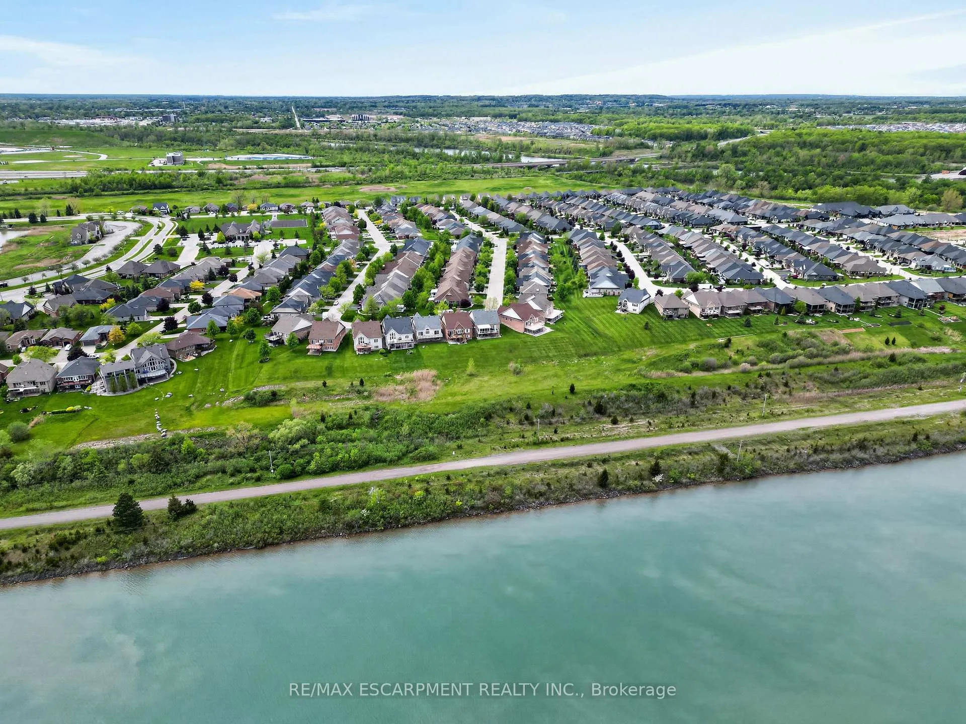 Photo 33 of 164 Galloway Trail, Welland, Hwy 406/Welland — HOMEH