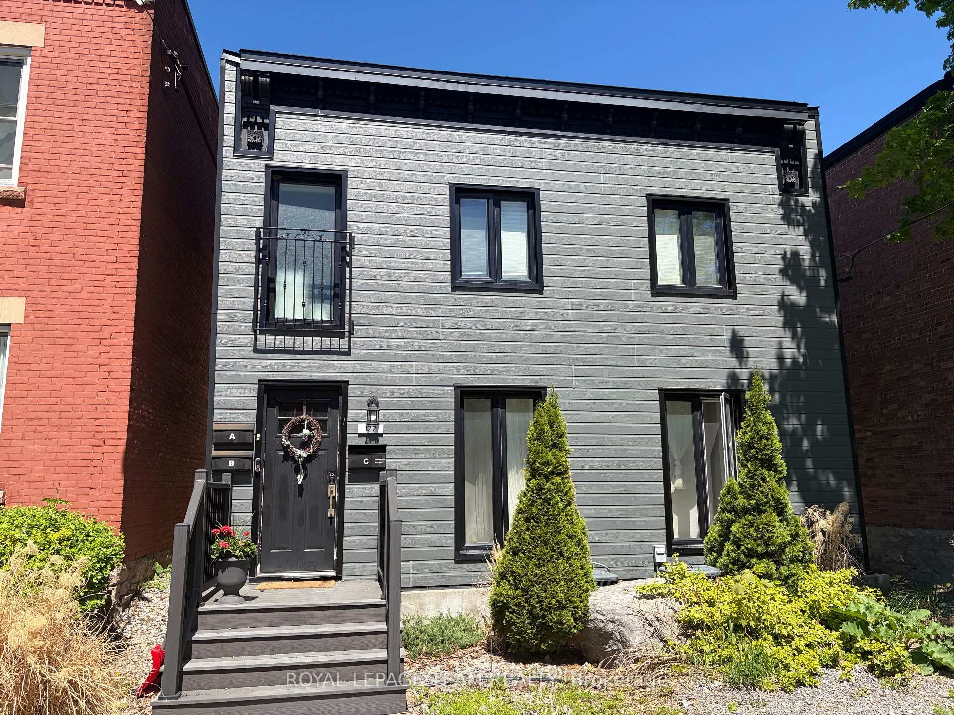 Front of Unit A, 177 Cathcart Street