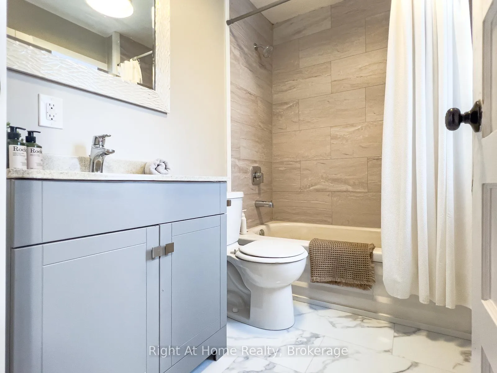 Photo 15 of 169 North Street, Stirling-Rawdon, Stirling Ward — HOMEH