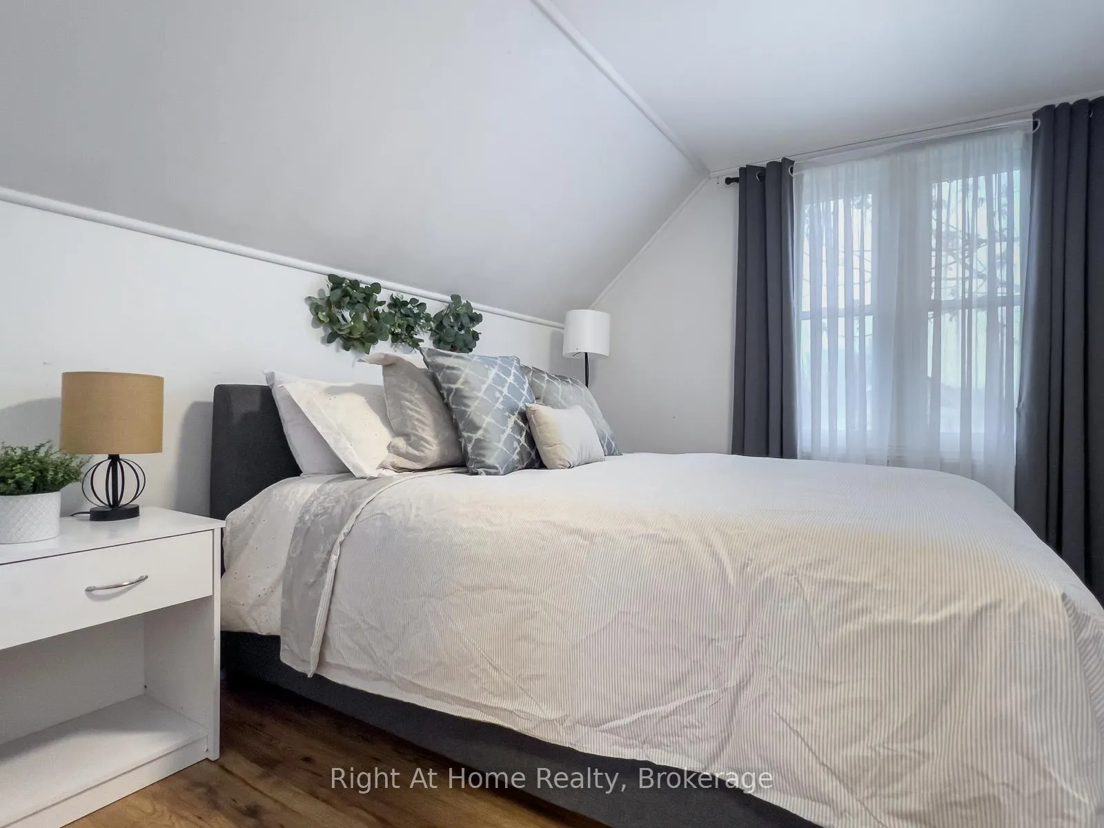 Photo 16 of 169 North Street, Stirling-Rawdon, Stirling Ward — HOMEH