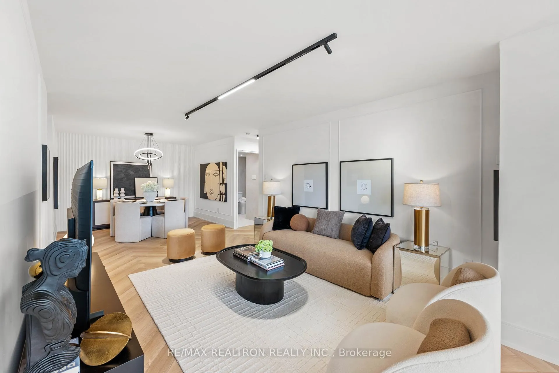 Photo 1 of Unit 210, 11 Townsgate Drive, Vaughan, Crestwood-Springfarm-Yorkhill — HOMEH