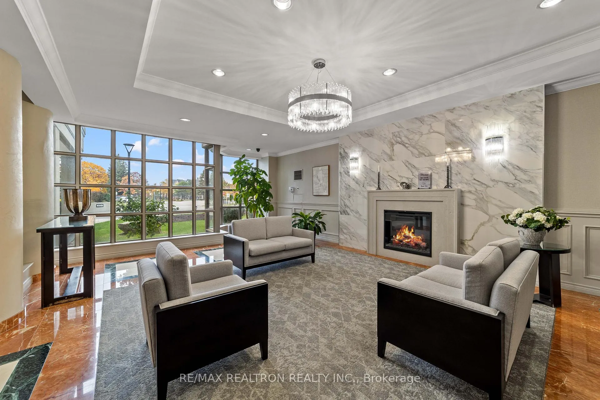 Photo 9 of Unit 210, 11 Townsgate Drive, Vaughan, Crestwood-Springfarm-Yorkhill — HOMEH