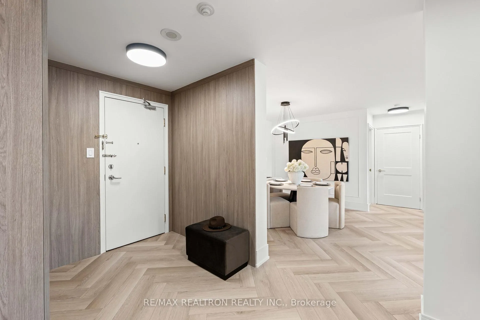 Photo 10 of Unit 210, 11 Townsgate Drive, Vaughan, Crestwood-Springfarm-Yorkhill — HOMEH