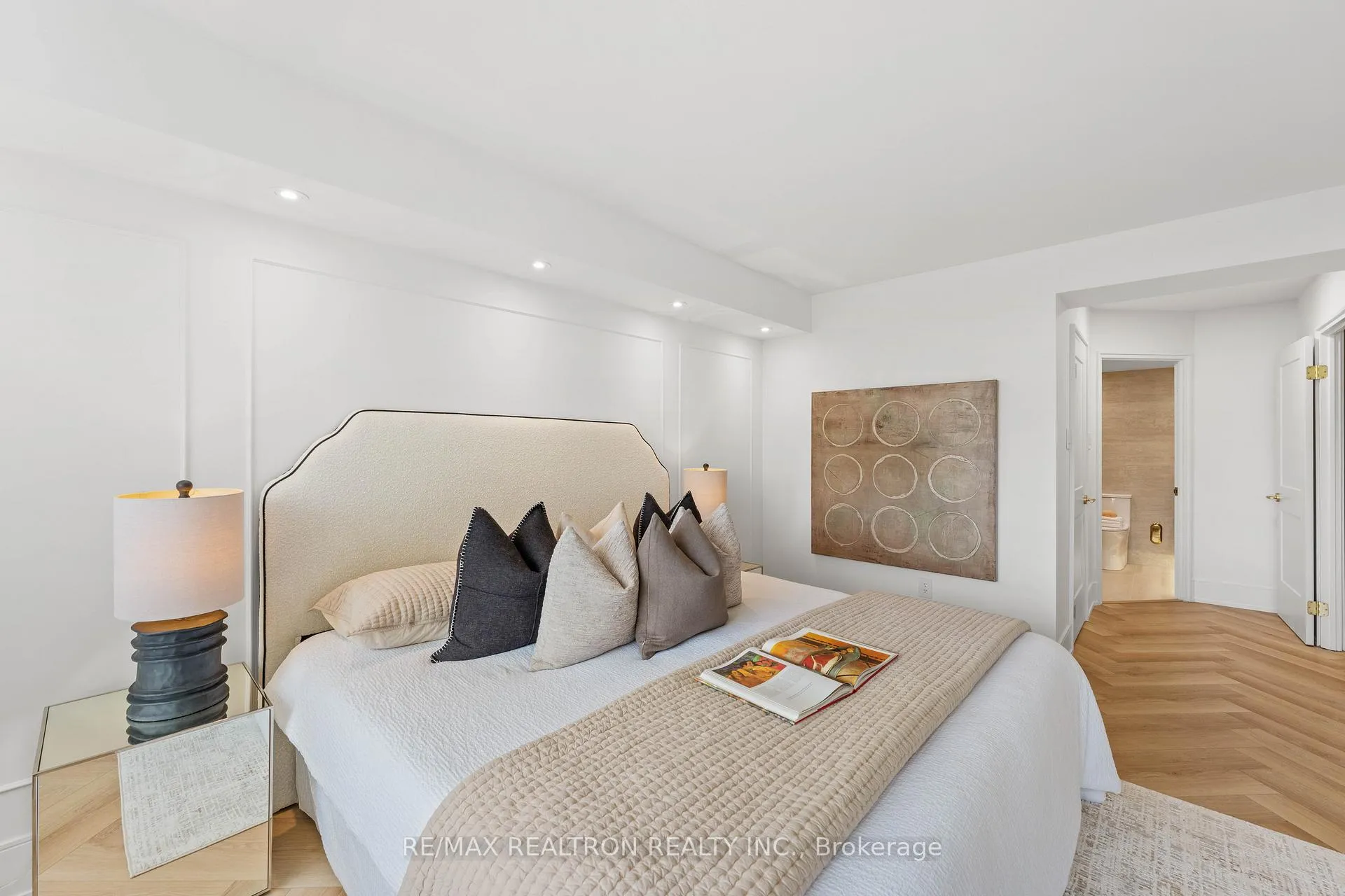 Photo 32 of Unit 210, 11 Townsgate Drive, Vaughan, Crestwood-Springfarm-Yorkhill — HOMEH