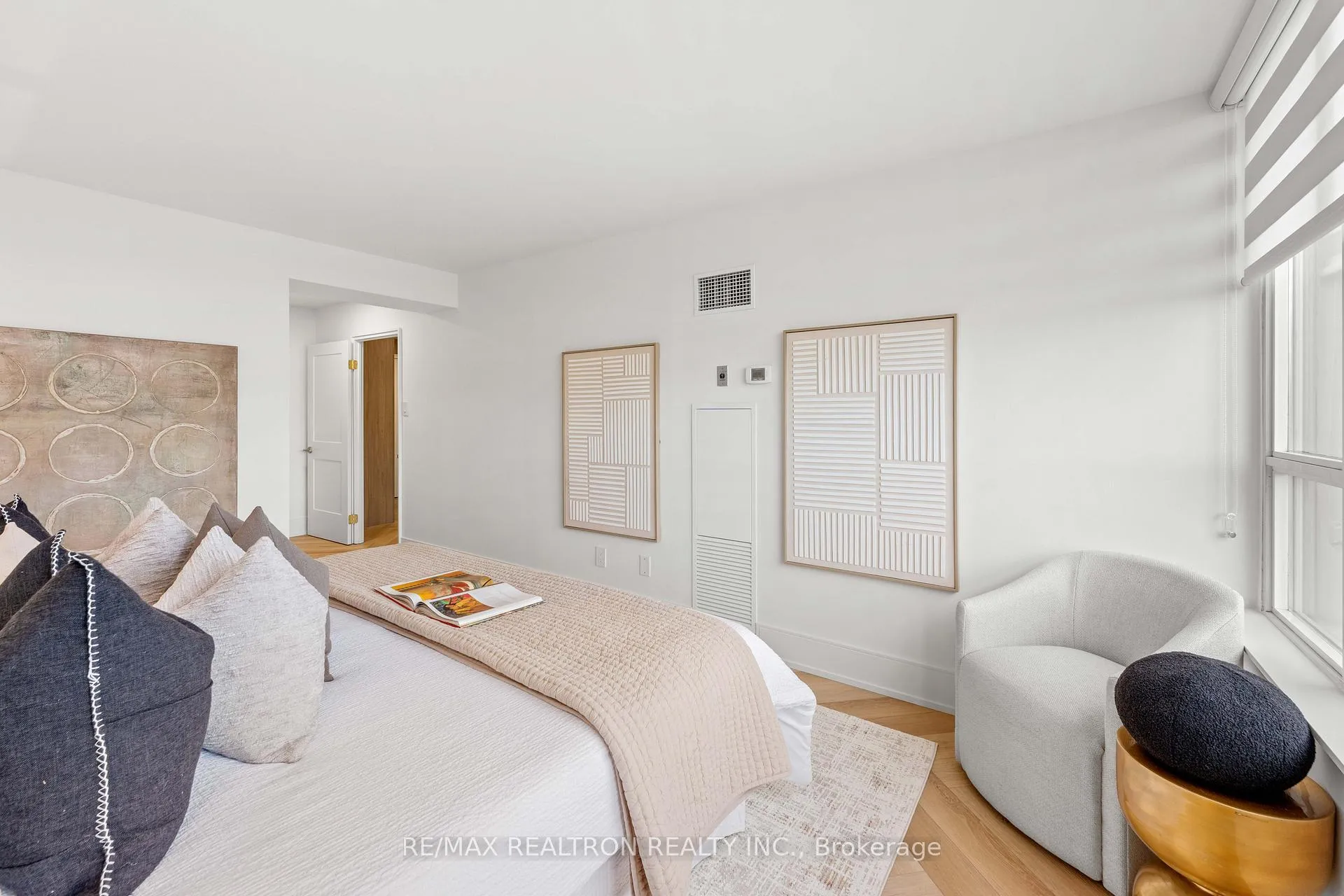 Photo 33 of Unit 210, 11 Townsgate Drive, Vaughan, Crestwood-Springfarm-Yorkhill — HOMEH