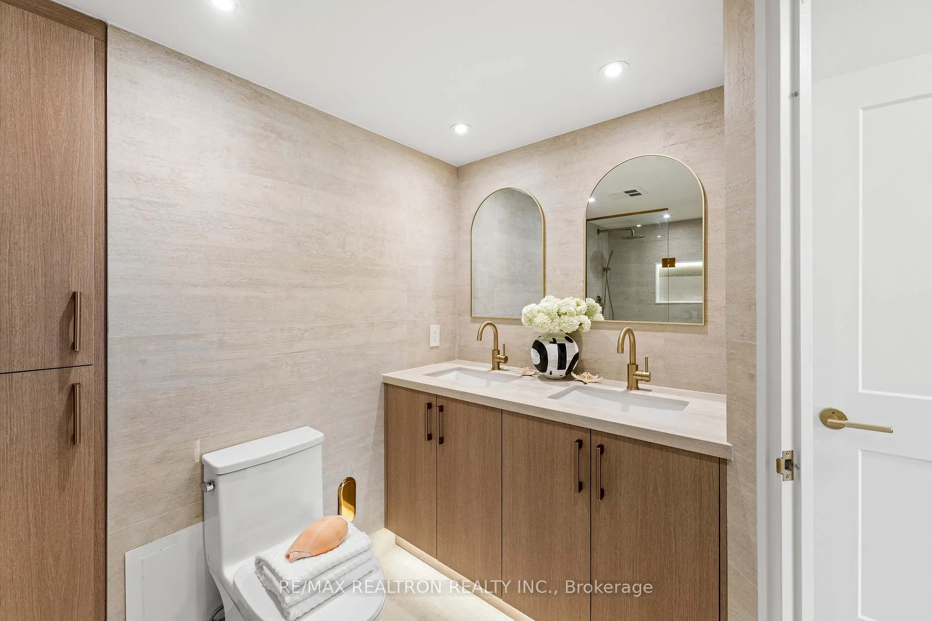 Photo 36 of Unit 210, 11 Townsgate Drive, Vaughan, Crestwood-Springfarm-Yorkhill — HOMEH