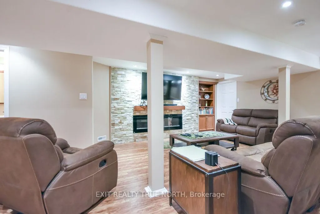 Photo 27 of 53 Etherington Crescent, Barrie, West Bayfield — HOMEH