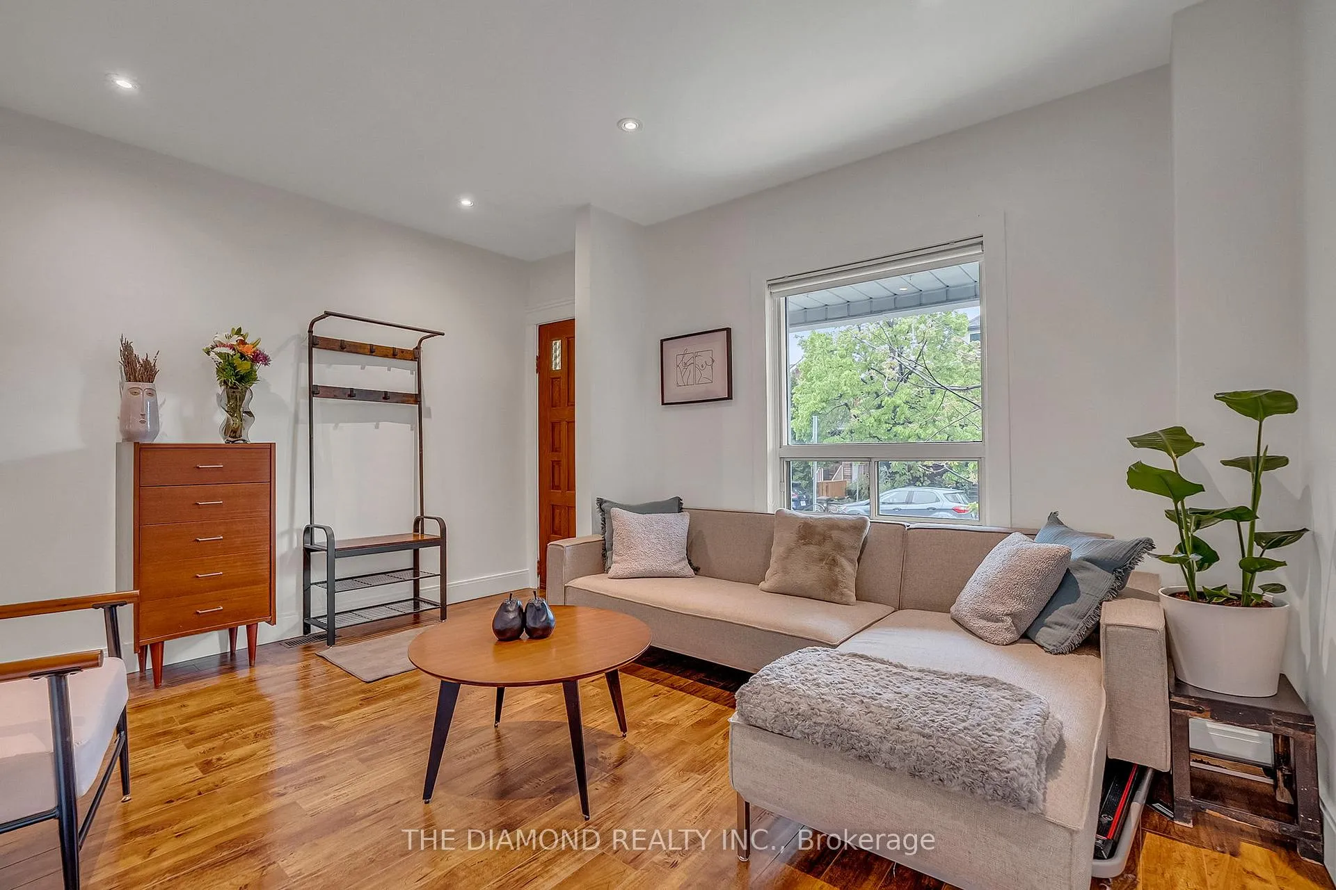 Photo 9 of 129 Earlscourt Avenue, Toronto, Corso Italia-Davenport — HOMEH