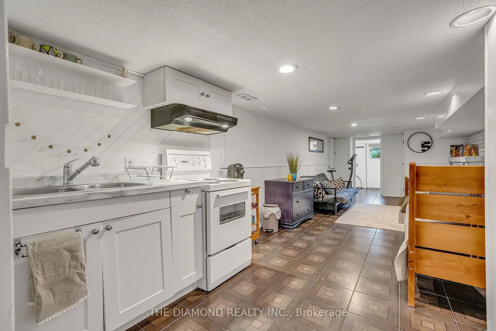 Photo 35 of 129 Earlscourt Avenue, Toronto, Corso Italia-Davenport — HOMEH
