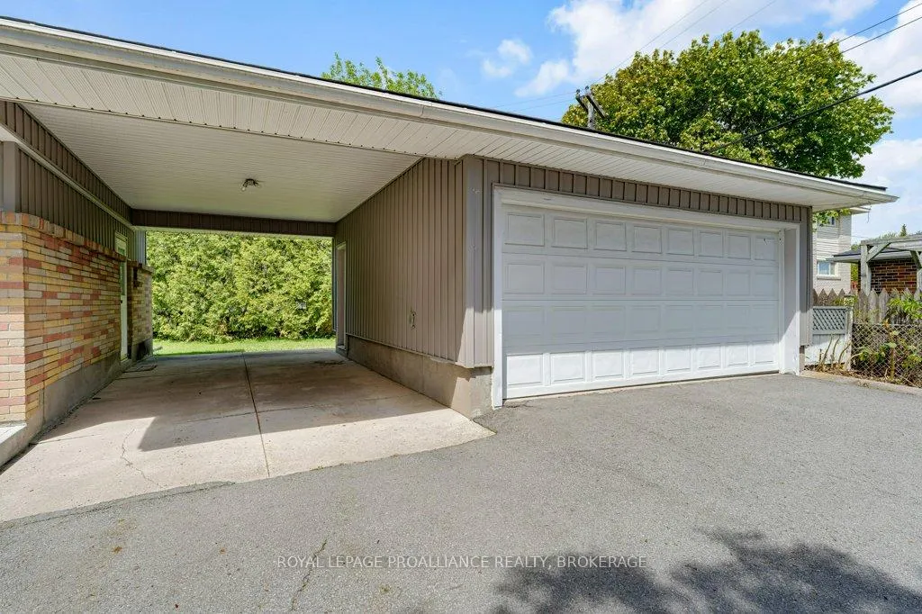 Photo 3 of 168 Avenue Road, Kingston, West of Sir John A. Blvd — HOMEH