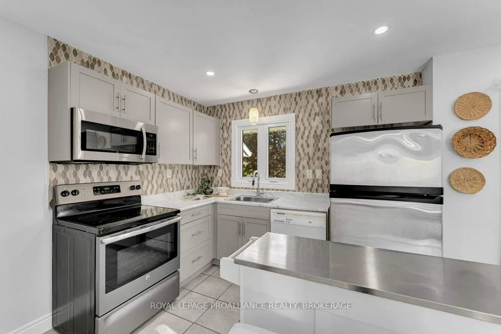 Photo 7 of 168 Avenue Road, Kingston, West of Sir John A. Blvd — HOMEH