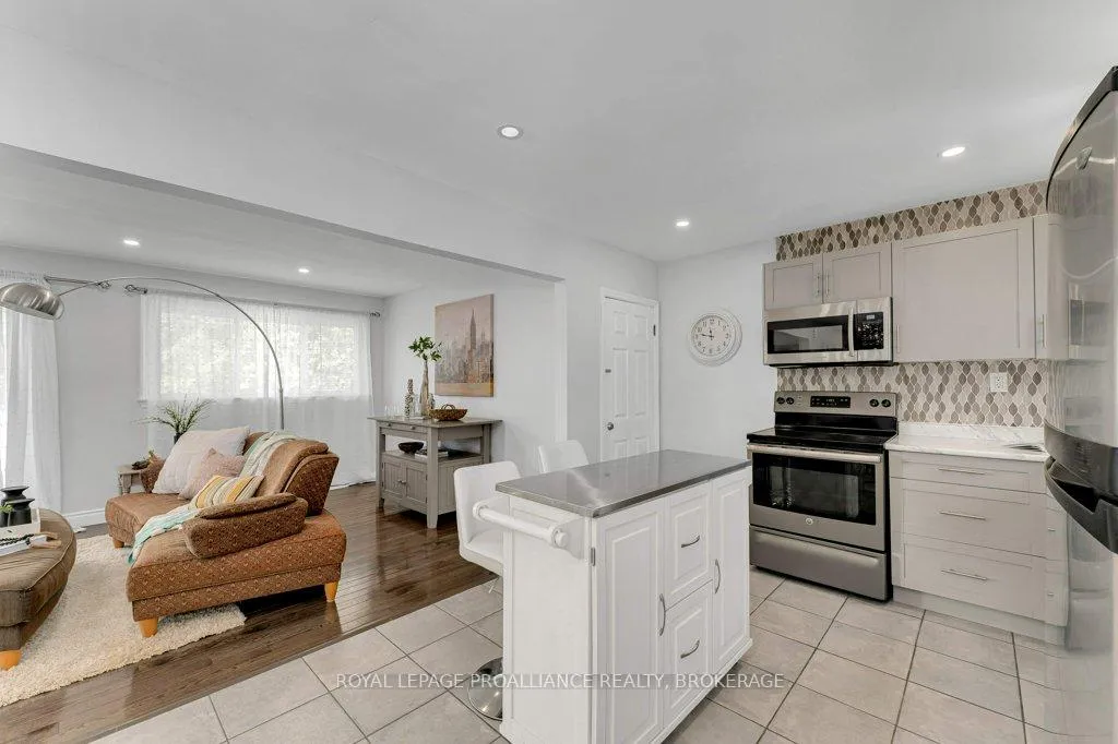 Photo 10 of 168 Avenue Road, Kingston, West of Sir John A. Blvd — HOMEH
