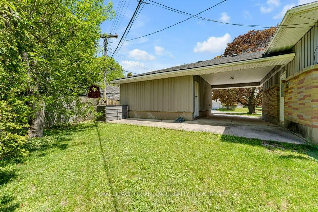 Photo 46 of 168 Avenue Road, Kingston, West of Sir John A. Blvd — HOMEH