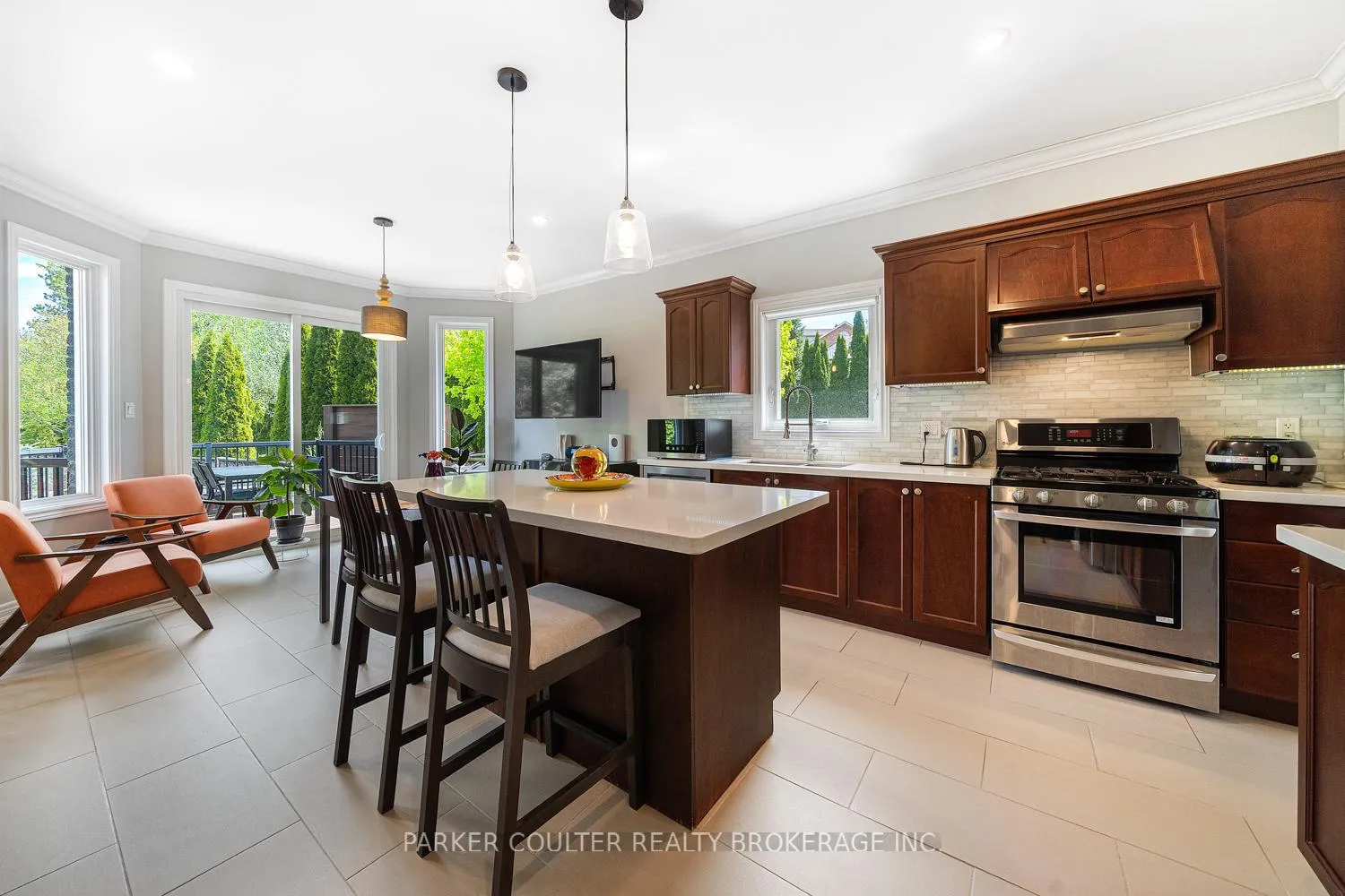 Photo 7 of 53 Cumming Drive, Barrie, Ardagh — HOMEH
